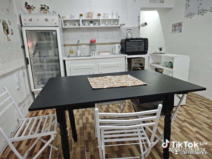 Monoambiente - Comedor y cocina equipada